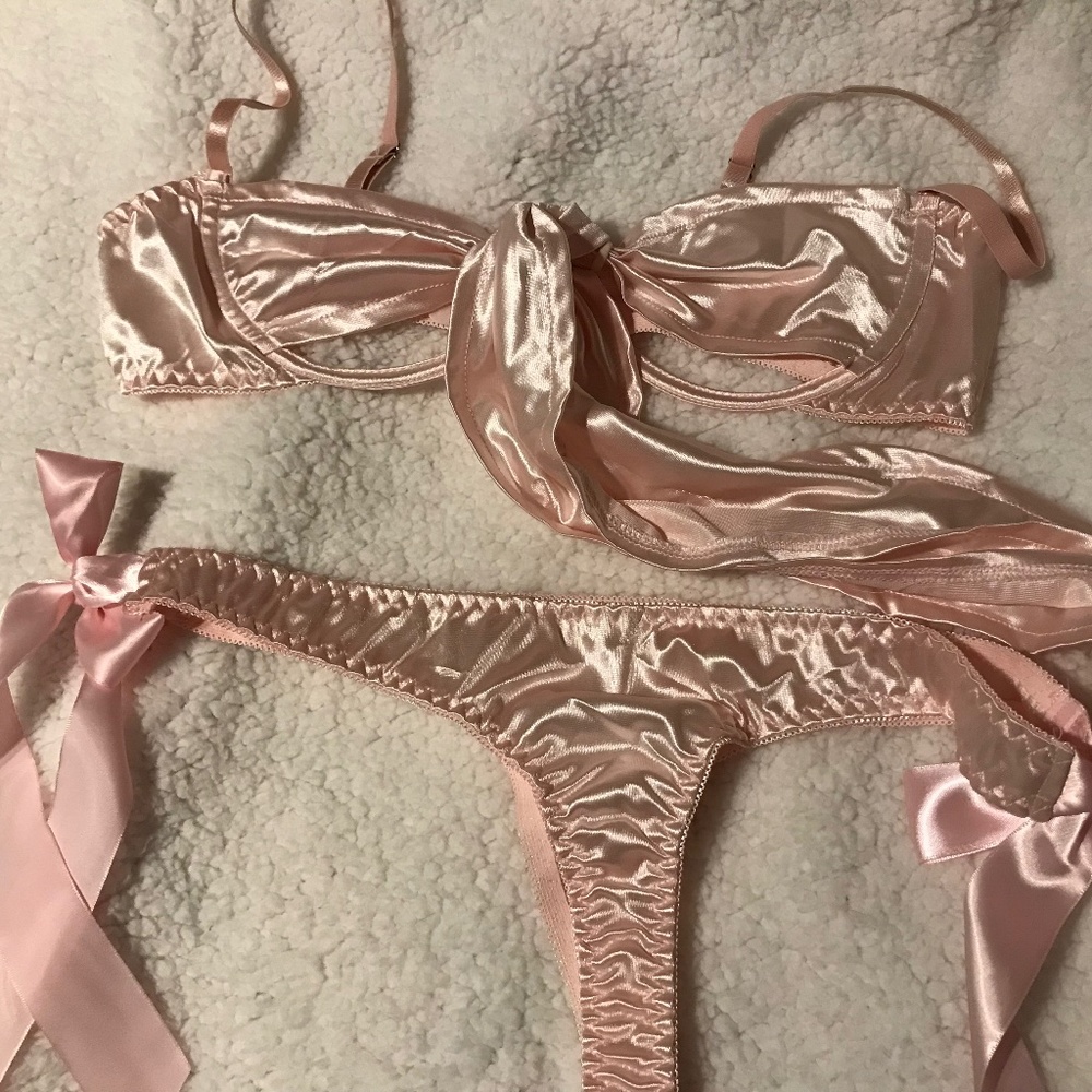 Sexy Pink Satin Bow Lingerie with Underwire
